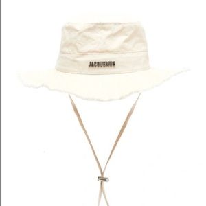 JACQUEMUS
Le Bob Artichaut frayed embellished cotton-canvas bucket hat